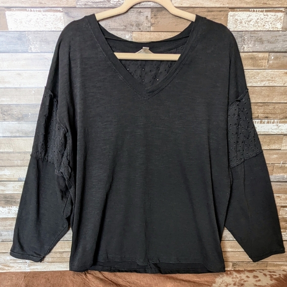 Terra & Sky Black W/Eyelet On Back & Sleeve Top - Picture 1 of 15